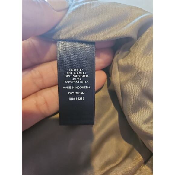 Express Tan Faux Fur Vest Medium - Picture 7 of 8